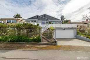 2010 9th St, Anacortes, WA 98221 - Photo 10