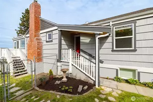 2010 9th St, Anacortes, WA 98221 - Photo 4