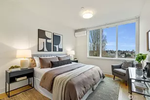 908 N 46th St, Seattle, WA 98103 - Photo 12