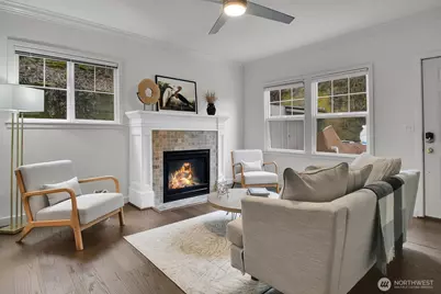 1800 10th Avenue W #1800, Seattle, WA 98119 - Photo 4