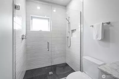 2708 1st Avenue W, Seattle, WA 98119 - Photo 24