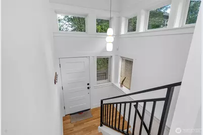 2708 1st Avenue W, Seattle, WA 98119 - Photo 12