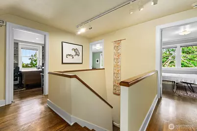 1226 25th Avenue E, Seattle, WA 98112 - Photo 22