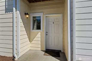 501 N 105th St, Seattle, WA 98133 - Photo 2