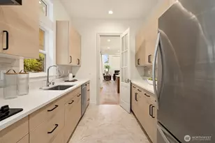 1024 91st Ave NE, Bellevue, WA 98004 - Photo 16