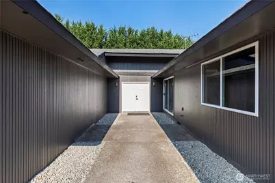 3062 44th St E, Tacoma, WA 98443 - Photo 2