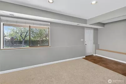 2629 Lemaister Avenue, Wenatchee, WA 98801 - Photo 34