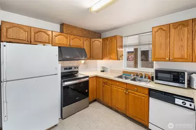 3317 Claremont Avenue S, Seattle, WA 98144 - Photo 10