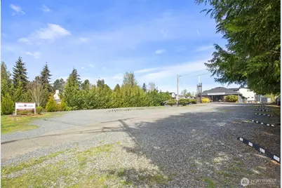 725 112th Street SW, Everett, WA 98204 - Photo 2