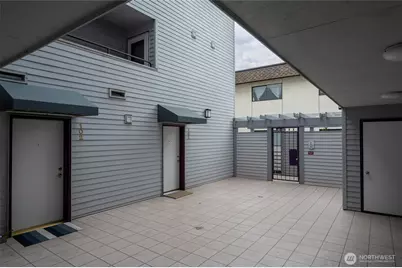 3435 California Avenue SW #303, Seattle, WA 98116 - Photo 4