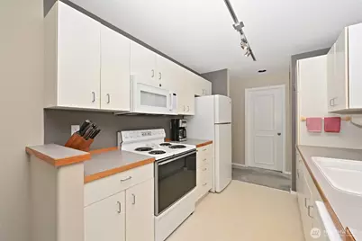 3435 California Avenue SW #303, Seattle, WA 98116 - Photo 16