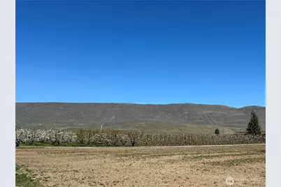 565 S Van Well Avenue, East Wenatchee, WA 98802 - Photo 4