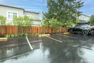 8747 Phinney Ave N, Seattle, WA 98103 - Photo 28