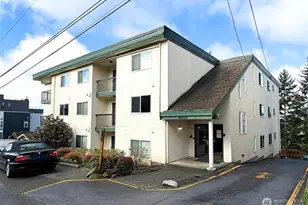 8747 Phinney Ave N, Seattle, WA 98103 - Photo 32