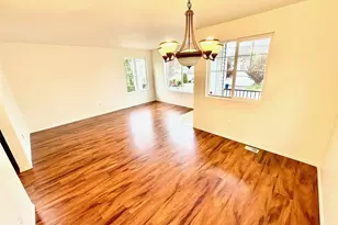 11542 62nd Ave S, Seattle, WA 98178 - Photo 4