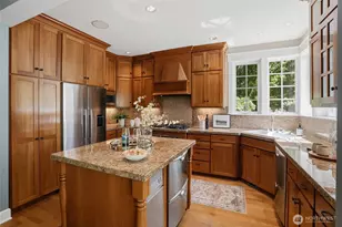 474 Glen Hollow Pl SW, Bainbridge Island, WA 98110 - Photo 8