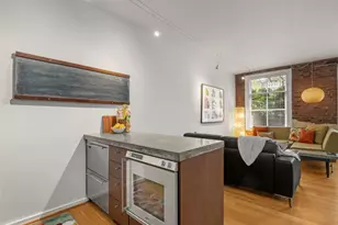 1401 5th Ave W, Seattle, WA 98119 - Photo 10