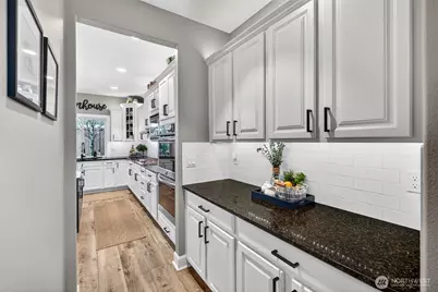 14207 Overlook Drive E, Bonney Lake, WA 98391 - Photo 18