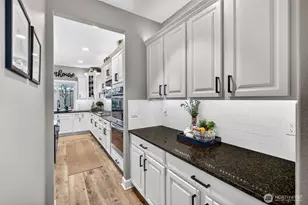 14207 Overlook Dr E, Bonney Lake, WA 98391 - Photo 18