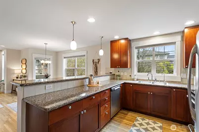 9501 Interlake Avenue N, Seattle, WA 98103 - Photo 1