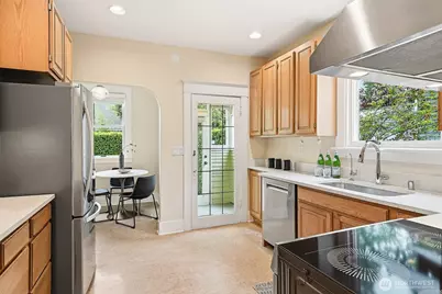 2523 32nd Avenue S, Seattle, WA 98144 - Photo 10