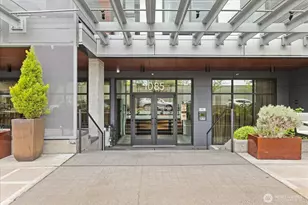 1085 103rd Ave NE, Bellevue, WA 98004 - Photo 2