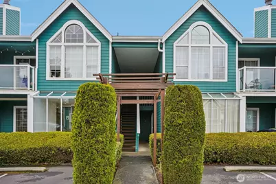 16419 Spruce Way #I3, Lynnwood, WA 98037 - Photo 1