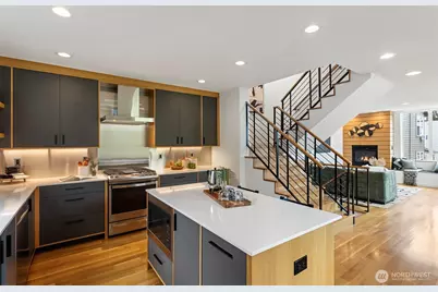 2314 Thorndyke Avenue W #E, Seattle, WA 98199 - Photo 6