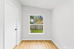 521 Military Rd E, Tacoma, WA 98445 - Photo 22