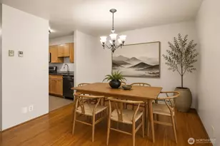 4540 8th Ave NE, Seattle, WA 98105 - Photo 8