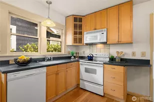 1018 NE 62nd St, Seattle, WA 98115 - Photo 14