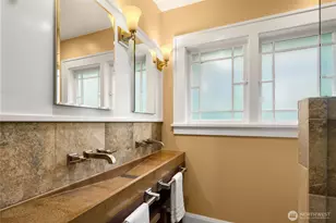 1018 NE 62nd St, Seattle, WA 98115 - Photo 20