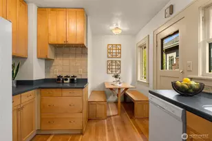 1018 NE 62nd St, Seattle, WA 98115 - Photo 16
