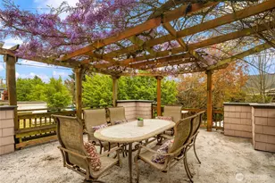 1018 NE 62nd St, Seattle, WA 98115 - Photo 4