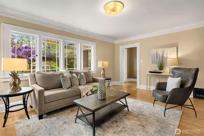 1018 NE 62nd Street, Seattle, WA 98115 - Photo 8