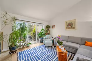 2949 76th Ave SE, Mercer Island, WA 98040 - Photo 2