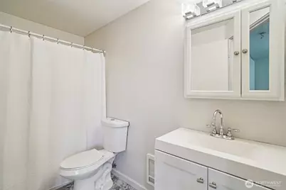 20414 Larita Drive E, Bonney Lake, WA 98391 - Photo 16