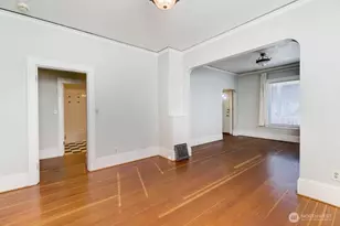 6013 6th Ave NE, Seattle, WA 98115 - Photo 8