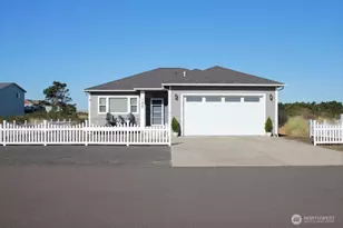 1439 Diamond Head Ave SW, Ocean Shores, WA 98569 - Photo 2