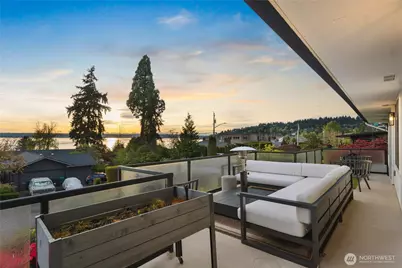 View deck overlooking Puget Sound