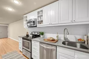 2939 76th Ave SE, Mercer Island, WA 98040 - Photo 2