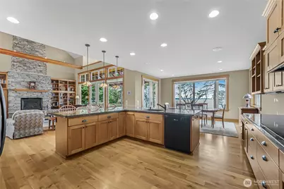 725 N Sunset Drive, Camano Island, WA 98282 - Photo 10