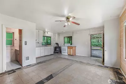 725 N Sunset Drive, Camano Island, WA 98282 - Photo 32