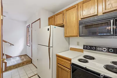 1572 NE 177th St #B10, Seattle, WA 98155 - Photo 6