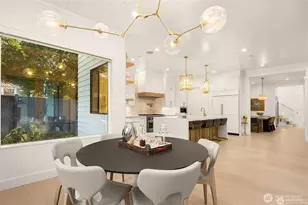 9215 NE 32nd St, Clyde Hill, WA 98004 - Photo 16