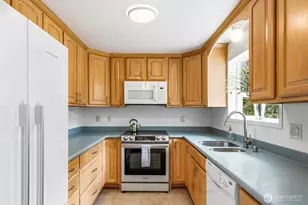 3302 177th Pl SW, Lynnwood, WA 98037 - Photo 16