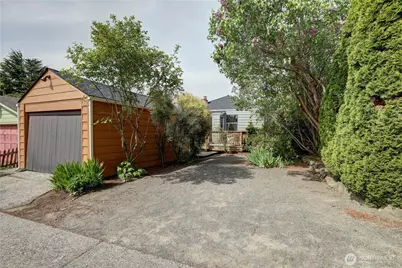7504 27th Avenue NW, Seattle, WA 98117 - Photo 24