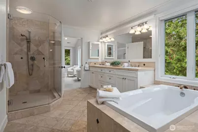 13609 NE 28th Street, Bellevue, WA 98005 - Photo 14