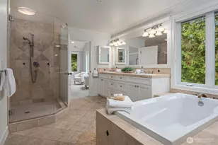 13609 NE 28th St, Bellevue, WA 98005 - Photo 14