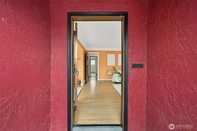 8049 23rd Avenue NW, Seattle, WA 98117 - Photo 2